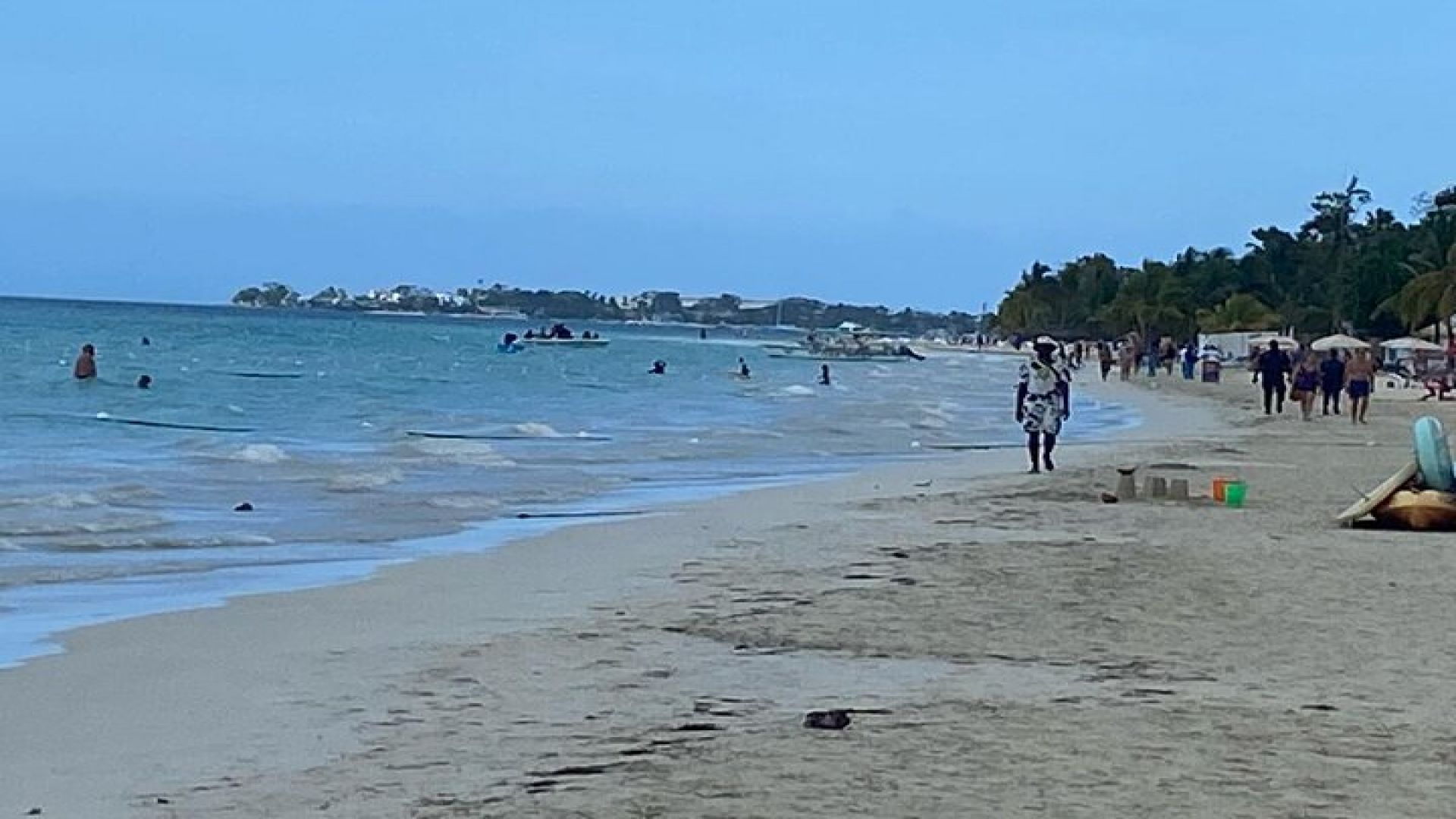 Rick\'s Café and Seven Mile Beach from Montego bay 