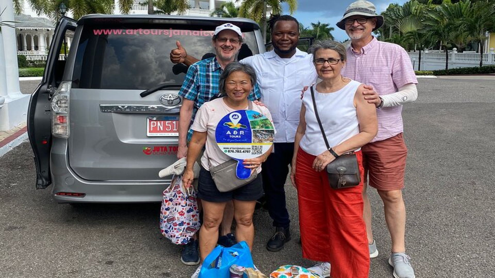 Ocho Rios Sightseeing Tours and Shopping