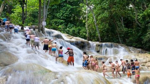 Blue Hole/Dunn\'s River/Bob Marley Private Tour
