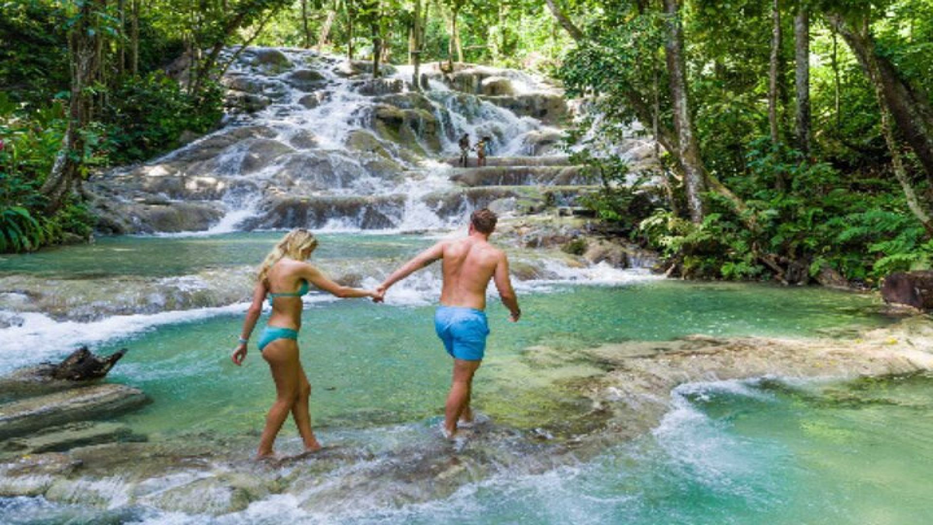 Dunn\'s River Falls and Bob Marley Mausoleum
