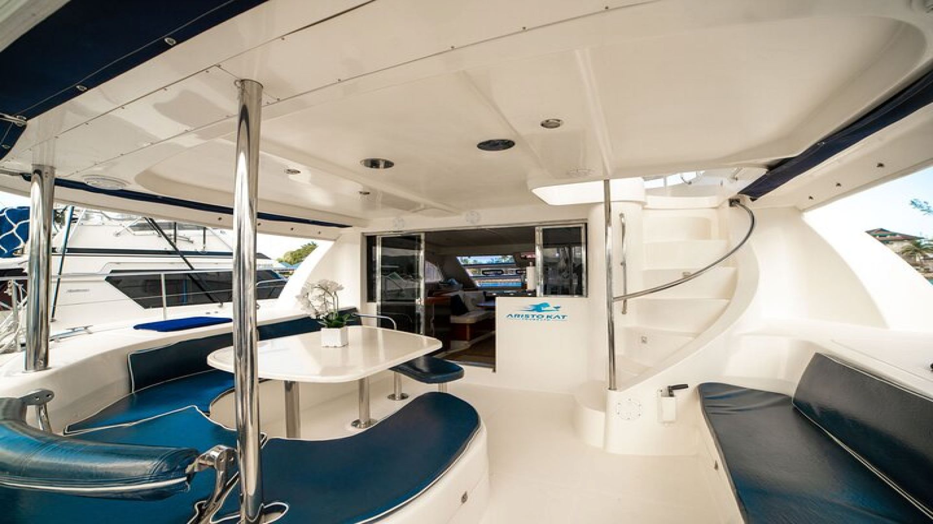 4hr Private Luxury Yacht with Snorkeling, DJ, Bar, Food