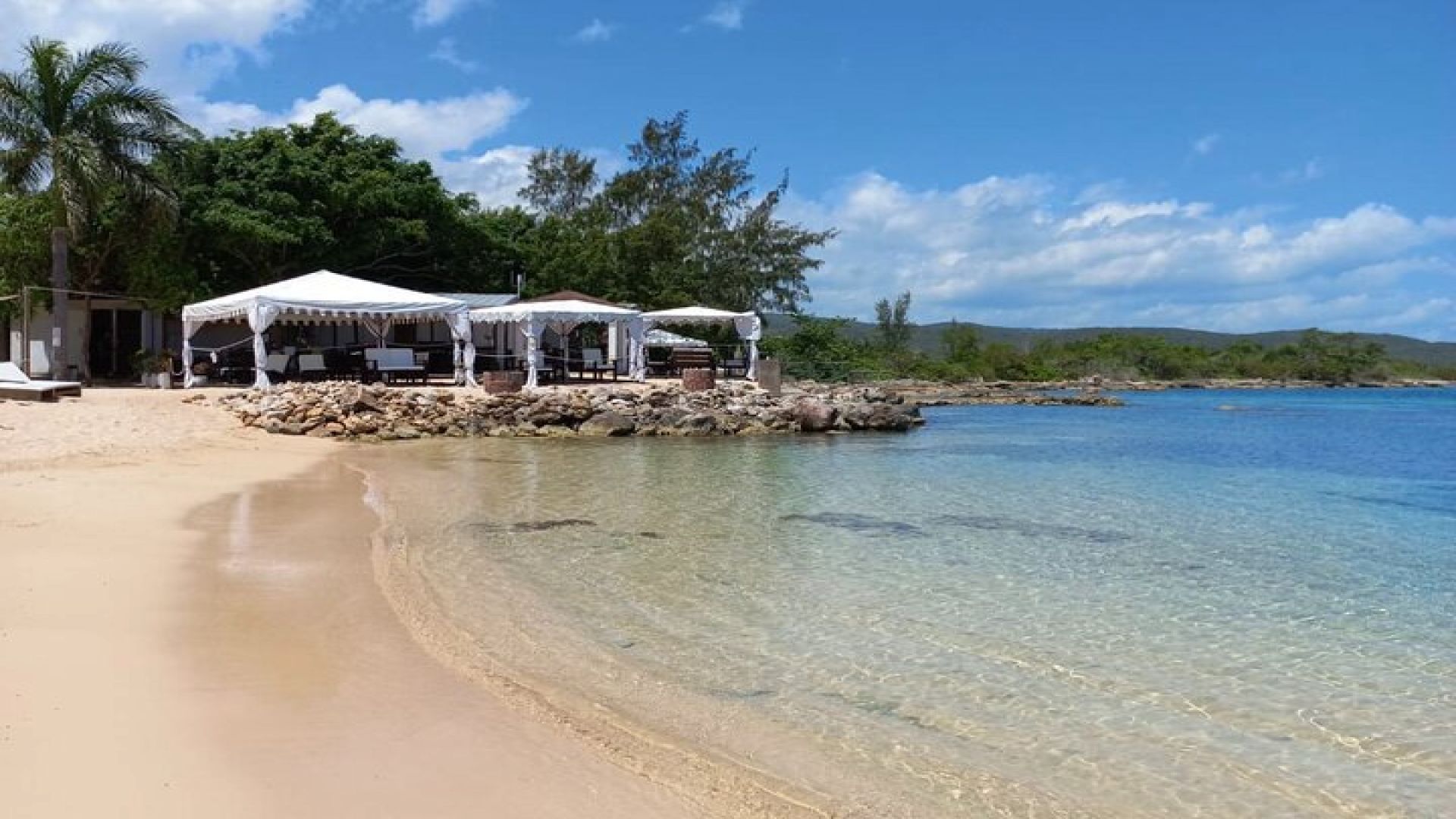 Ocho Rios: River Tubing, Lunch and Cocktails at Bamboo Beach Club