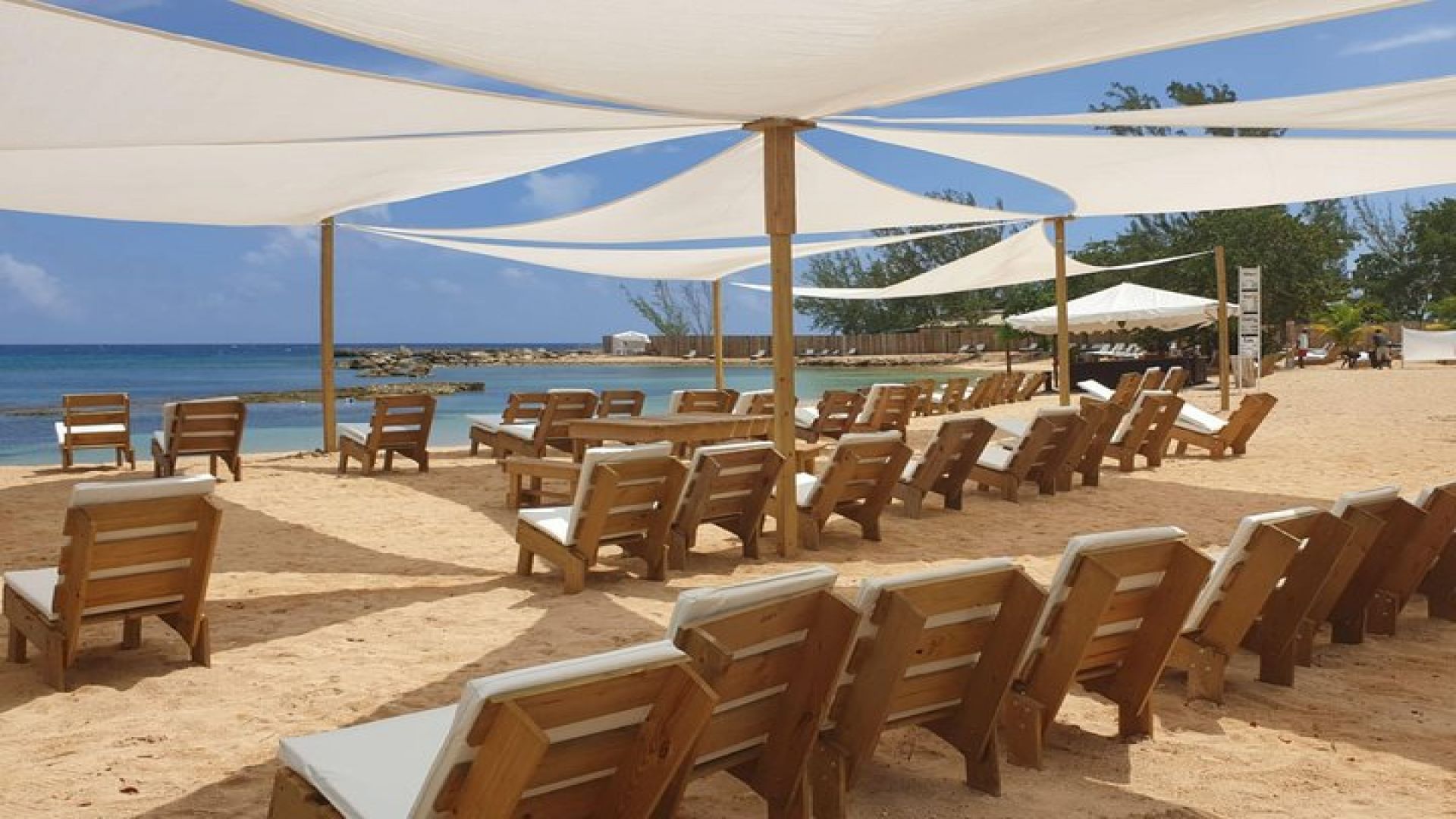 Montego Bay: Bamboo Beach Break
