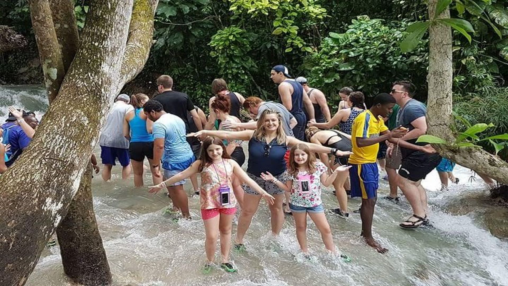 Dunn\'s River Falls and Fern Gully Highlight Adventure Tour from Kingston