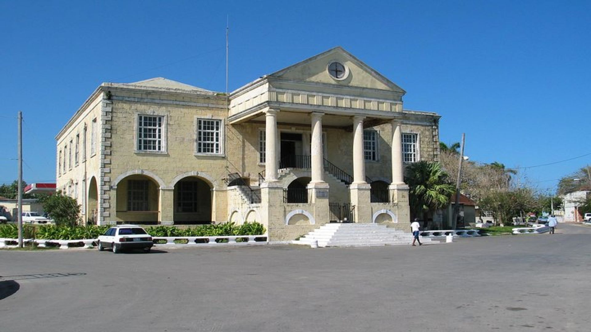 Falmouth Shore Excursion: Historic Sightseeing Tour and Doctor\'s Cave Beach