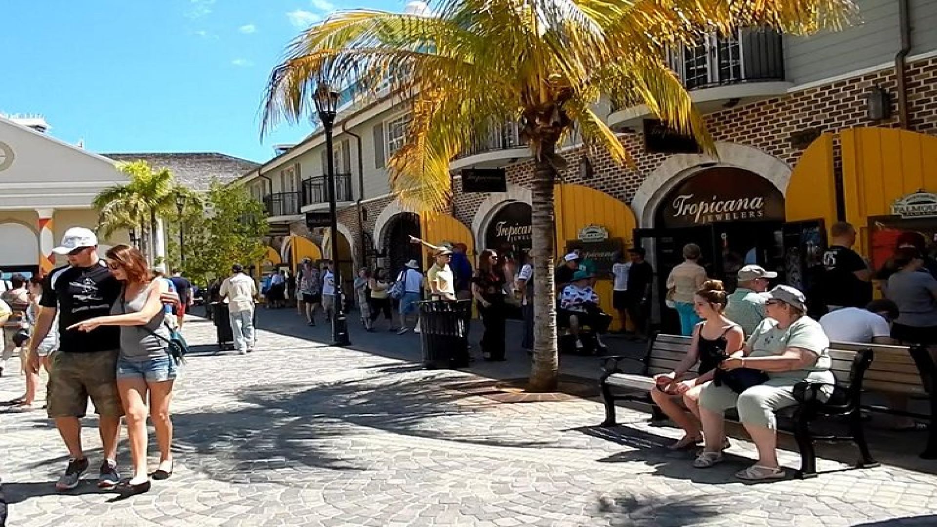 Falmouth Shore Excursion: Historic Sightseeing Tour and Doctor\'s Cave Beach