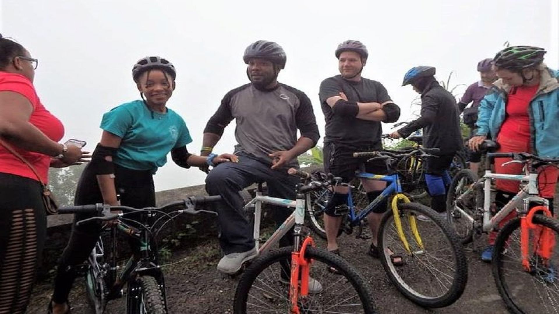 Blue Mountain Bicycle Tour from Kingston