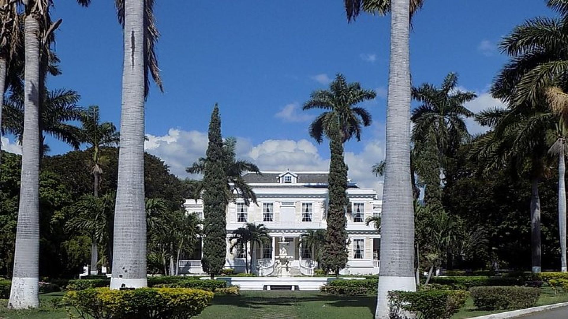 Devon House & Ice Cream from Falmouth