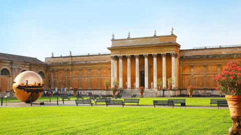Prime: Vatican Museums, Sistine Chapel and S.Peter's Basilica meeting point