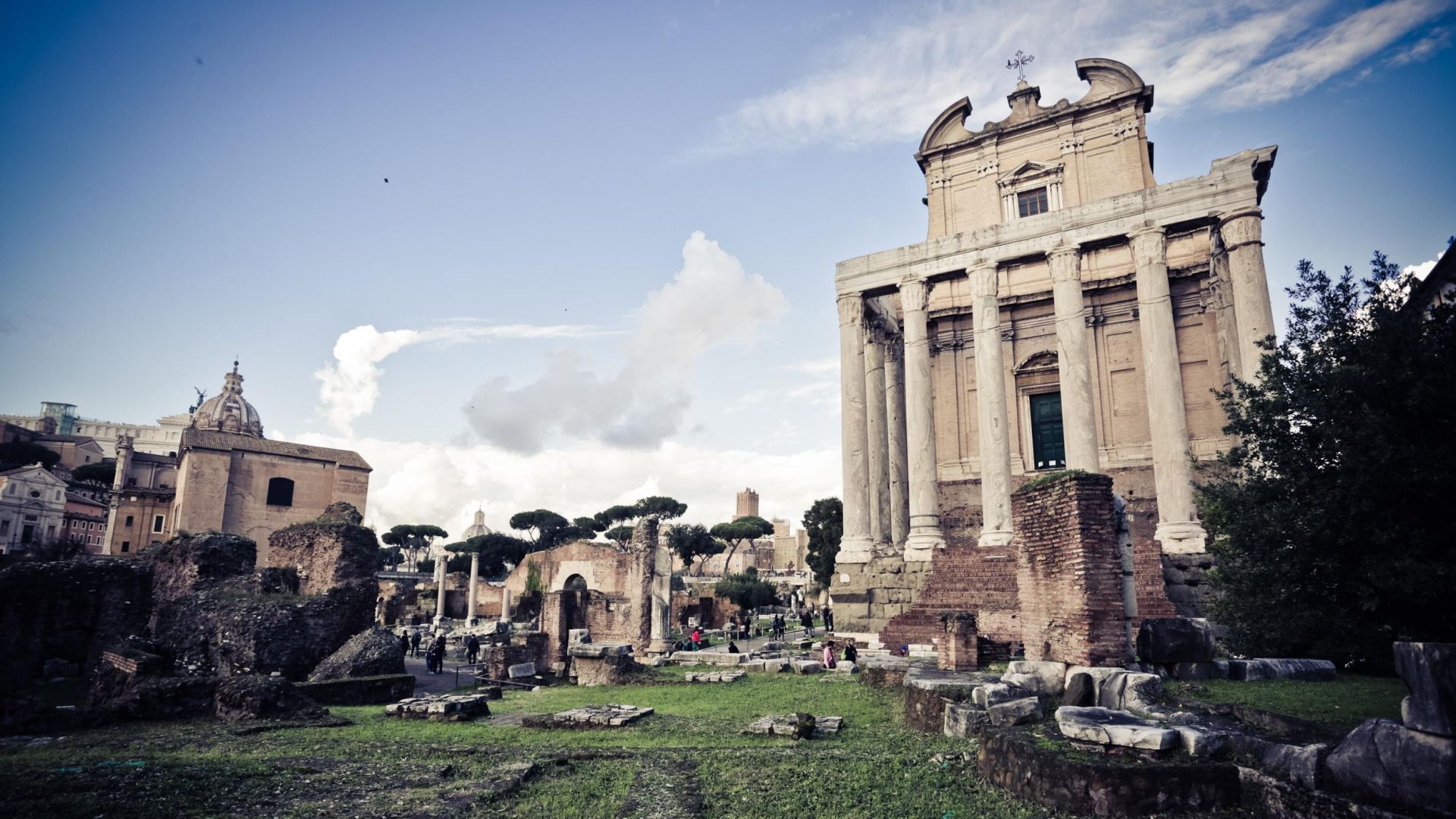 Prime: Colosseum, Palatine Hill and Roman Forum with pick up