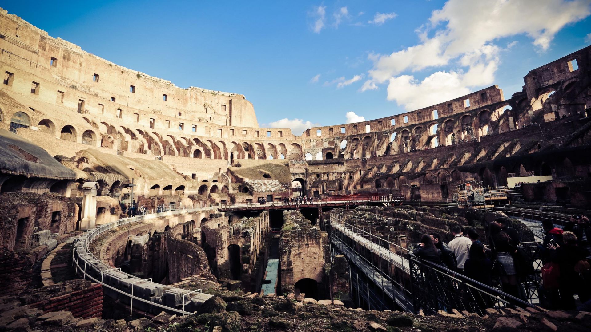 Prime: Colosseum, Palatine Hill and Roman Forum with pick up