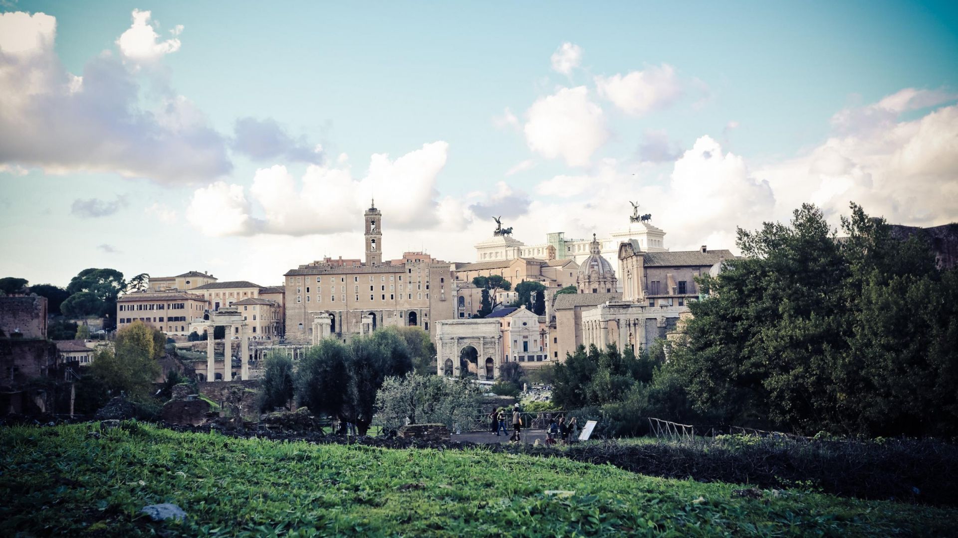 Prime: Colosseum, Roman Forum and Palatine Hill with meeting point