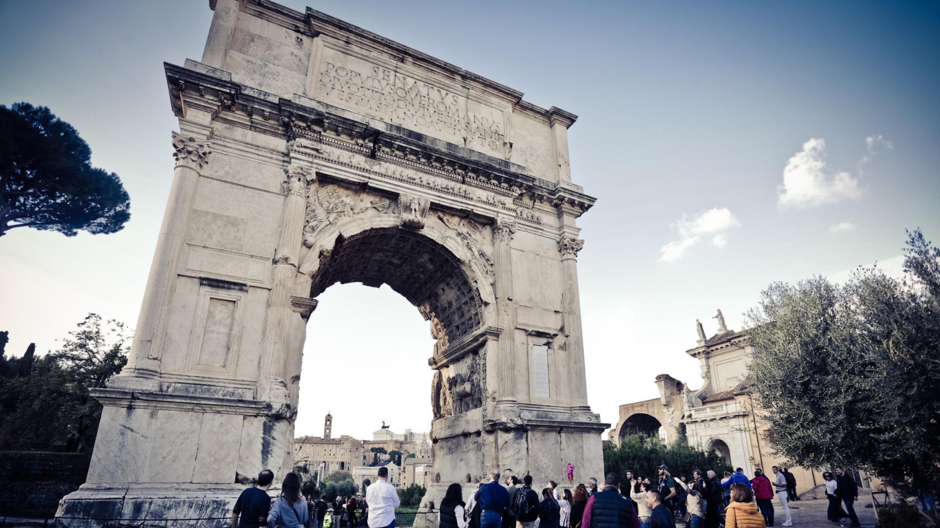Prime: Colosseum, Roman Forum and Palatine Hill with meeting point