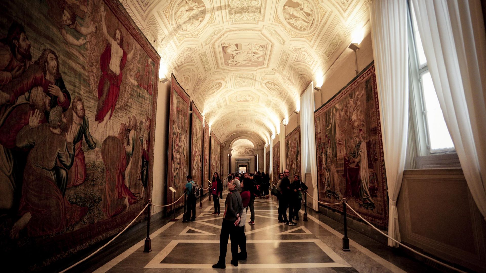 Prime: Vatican Museums, Sistine Chapel and S.Peter's Basilica meeting point
