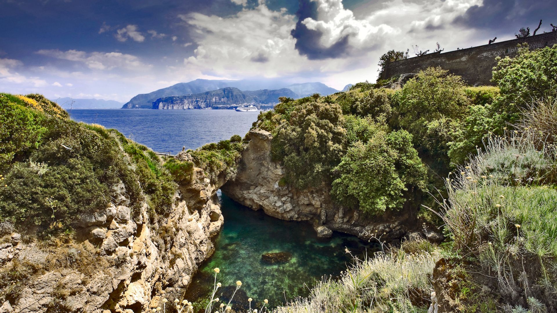 Positano and Amalfi Coast by High Speed Train from Rome