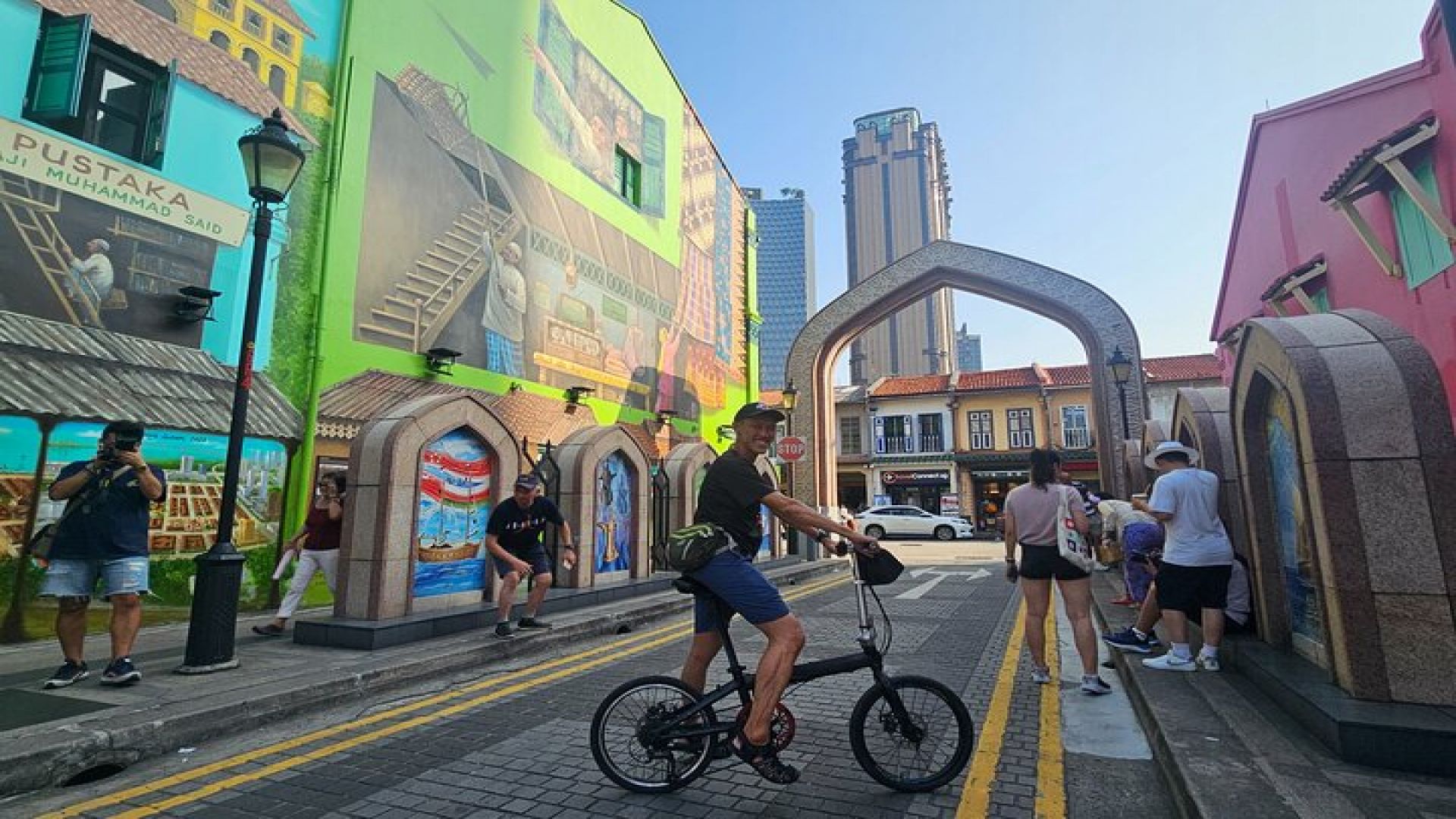 Singapore Light to Night Bike Tour