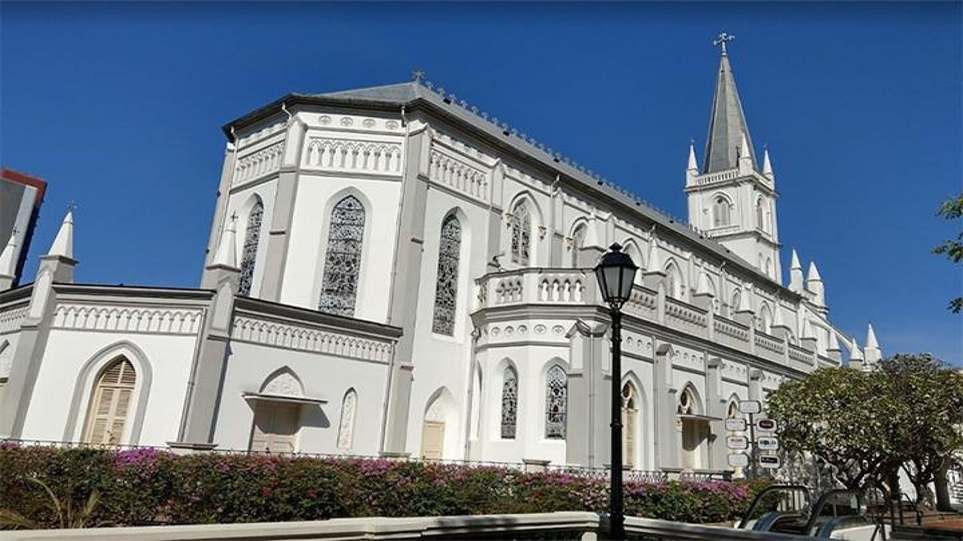 Private Tour:Singapore National Museum and Singapore Flyer and Ducktour