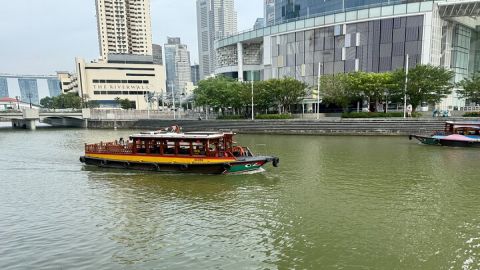Singapore Story at Civic District Join-in Walking + River Cruise
