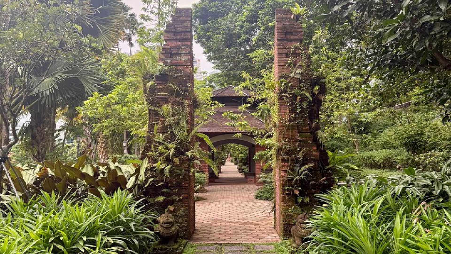 700 Years of Singapore A Join in River Cruise and Walking Tour