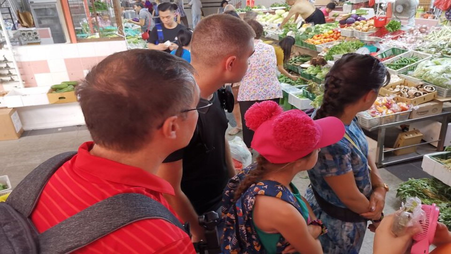 Small Group Chinatown Walking Tour with 6 Delicious Food Tastings