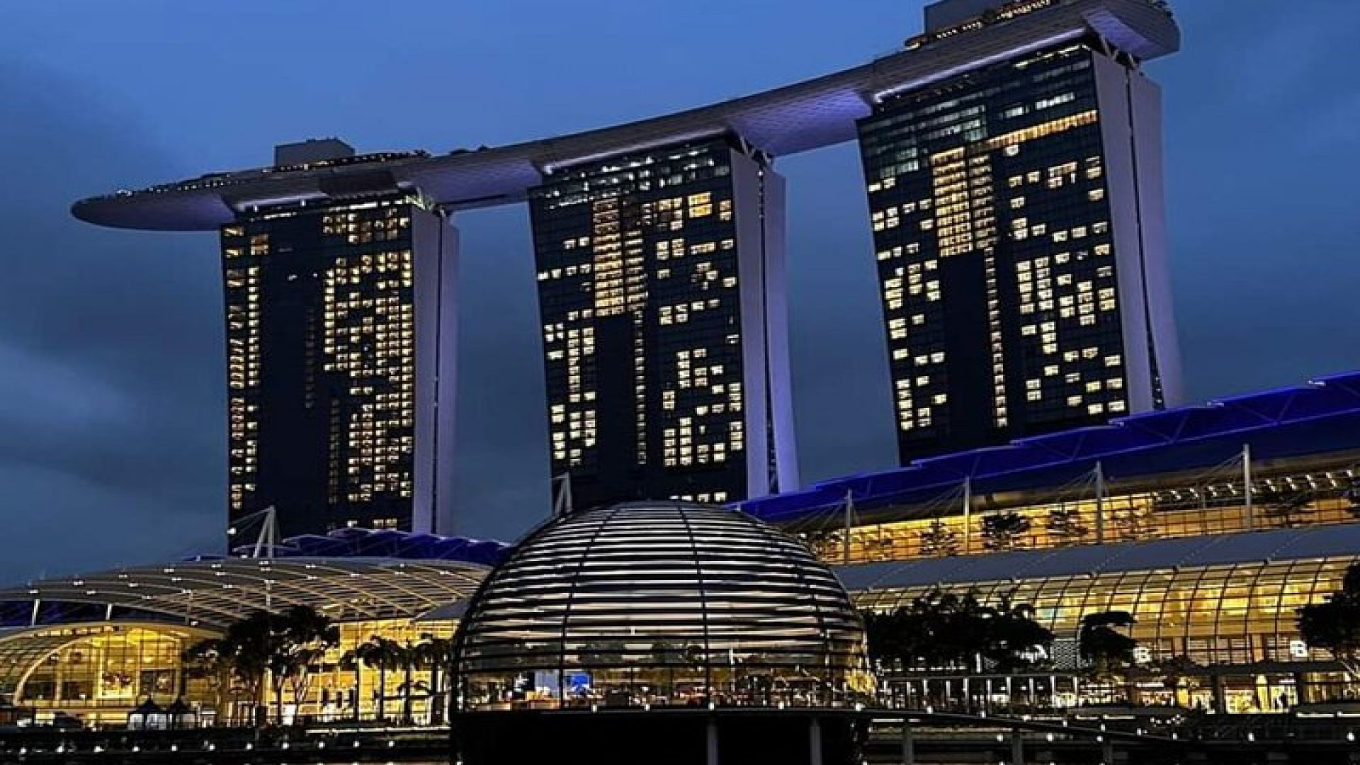 Twilight Magic Singapore River Cruise and 2 Light Show