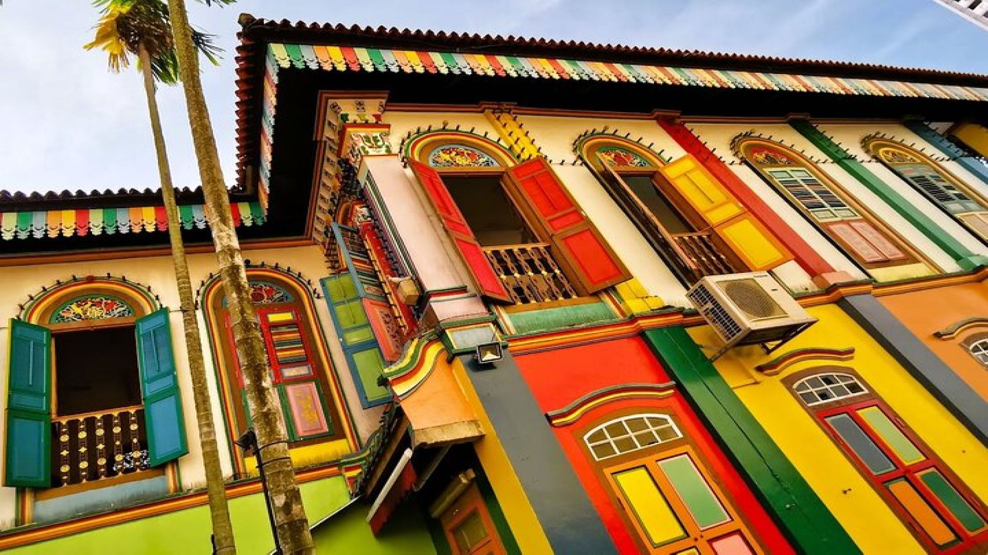 Singapore Street Food and Ethnic Quarters Kick Scooter Tour