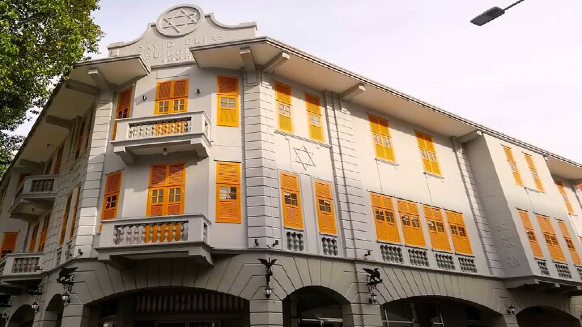 Singapore Street Food and Ethnic Quarters Kick Scooter Tour