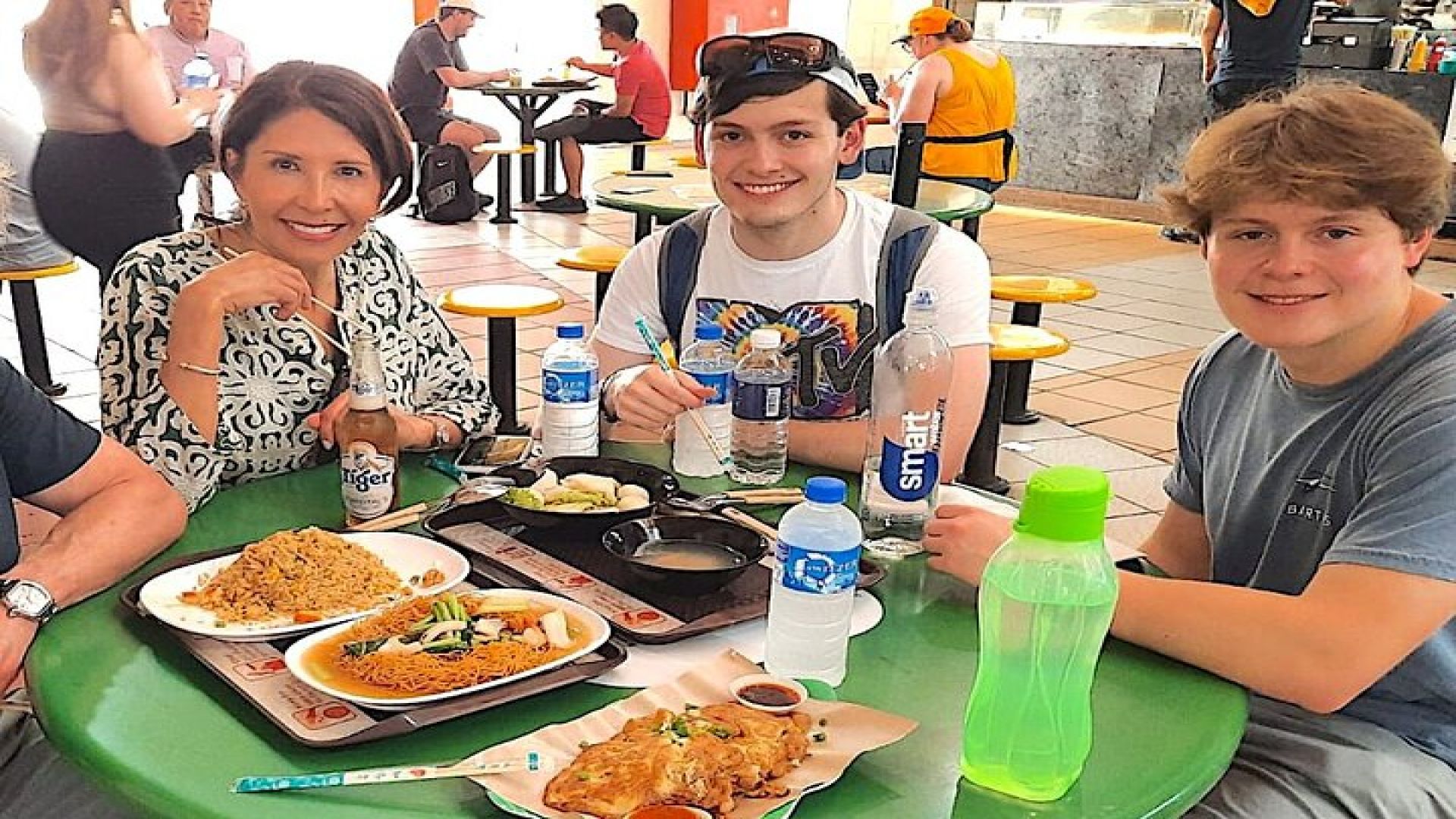 Small-Group Food Tour With Hawker Center: Eat Like A Local