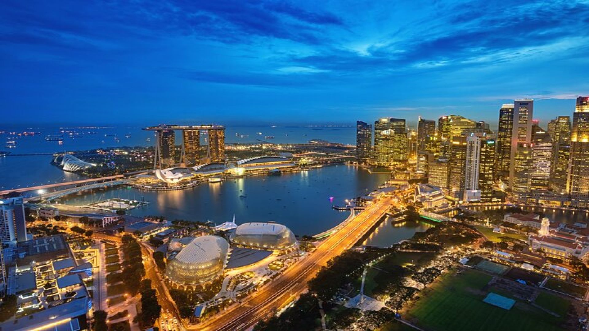 (Small Group) Night Wonders of Singapore: Cruise & Light Shows