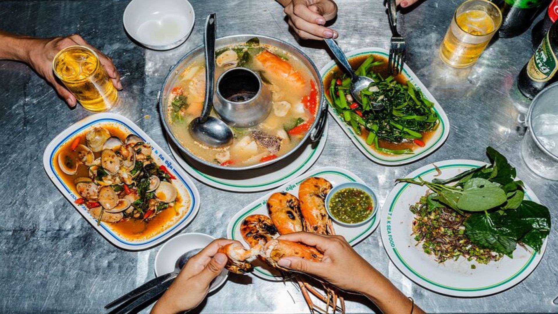 Bangkok Backstreets Food Tour with 15+ Tastings