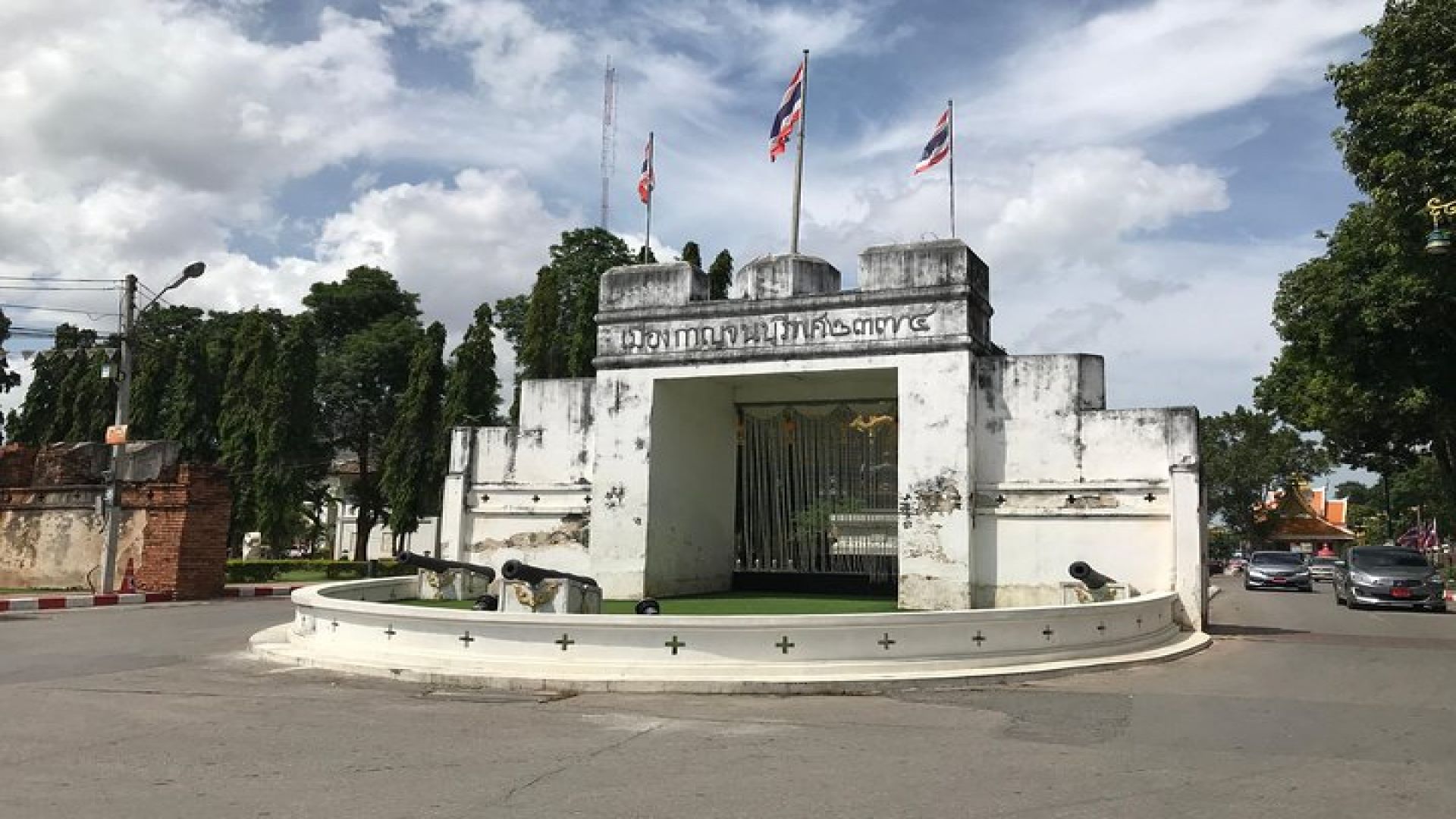 Historic Kanchanaburi:Train, Boat, Skywalk from Bangkok(No Lunch)