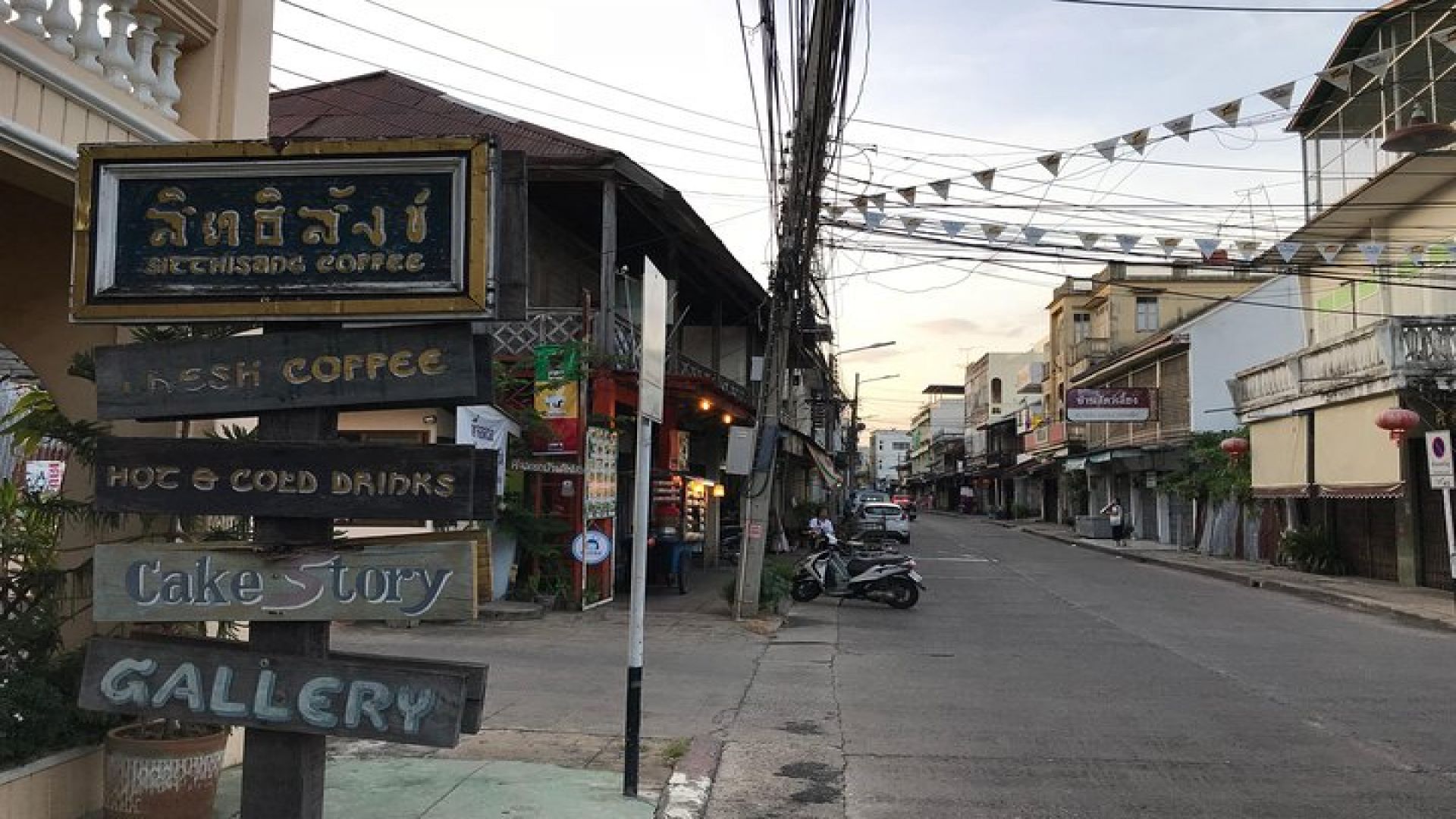 Historic Kanchanaburi:Train, Boat, Skywalk from Bangkok(No Lunch)