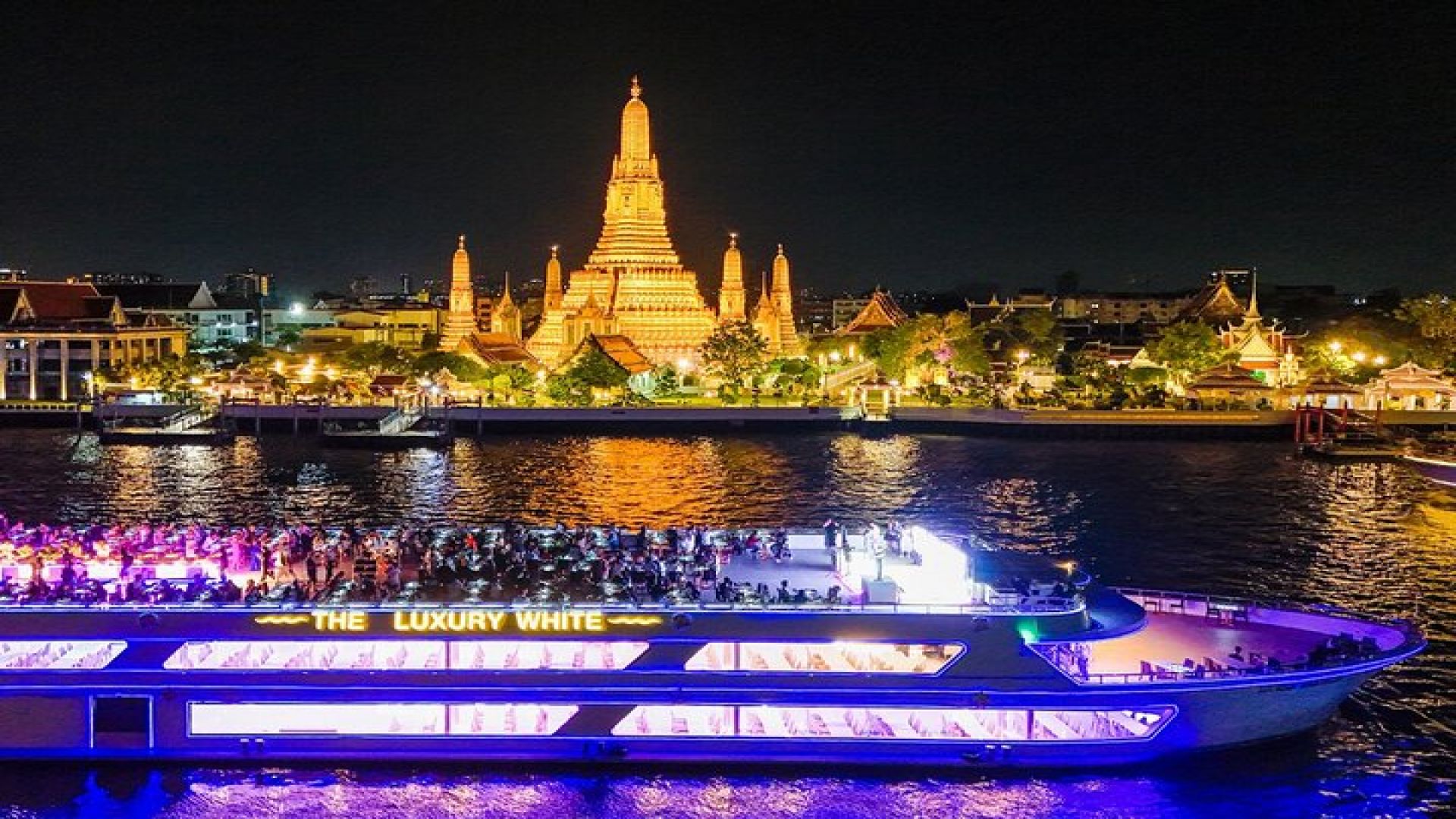 The Luxury White Dinner Cruise in Bangkok
