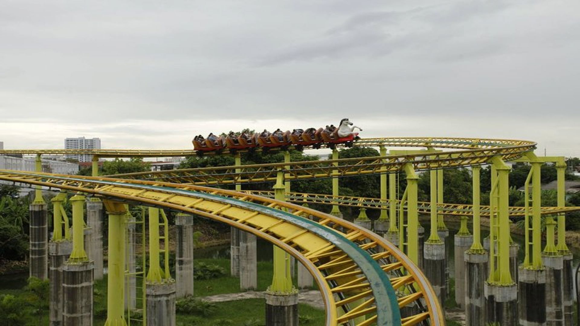 Thrilling Rides & Free Buffet at Siam Amazing Park, Bangkok