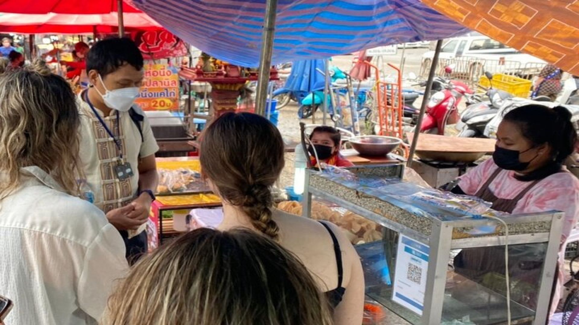 Half day Sticky Waterfall (Bua Thong Waterfall) and local market