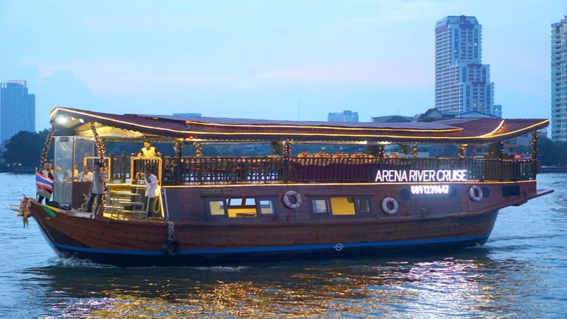 Chaophraya Princess Dinner Cruise in Bangkok with Return Transfer