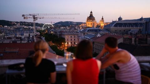 Budapest in Style Private City Tour with Sky Bar Cocktail