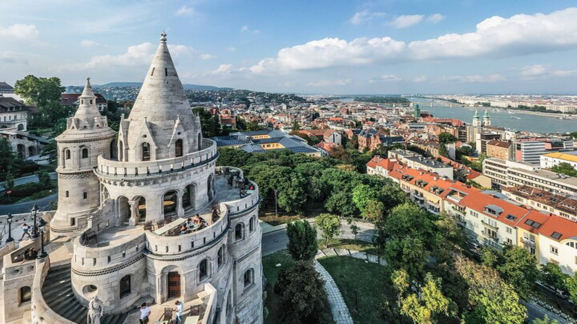 3 Hours Budapest Walking Private Tour with Wine Tasting