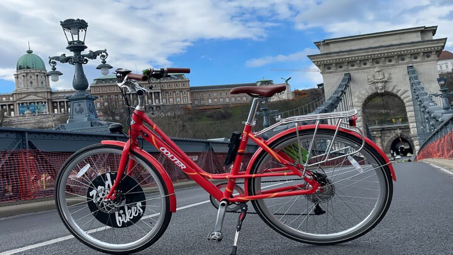 Budapest Highlights Private Bike Tour