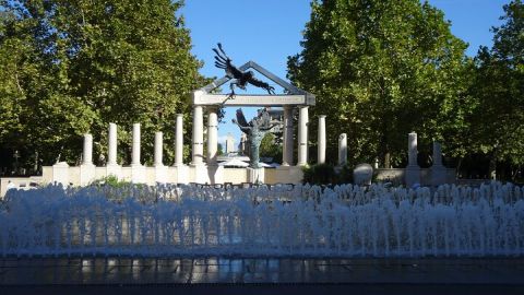 Budapest self-guided walking tour and scavenger hunt