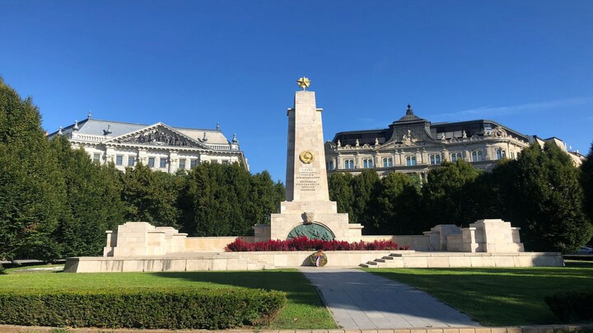 Budapest self-guided walking tour and scavenger hunt