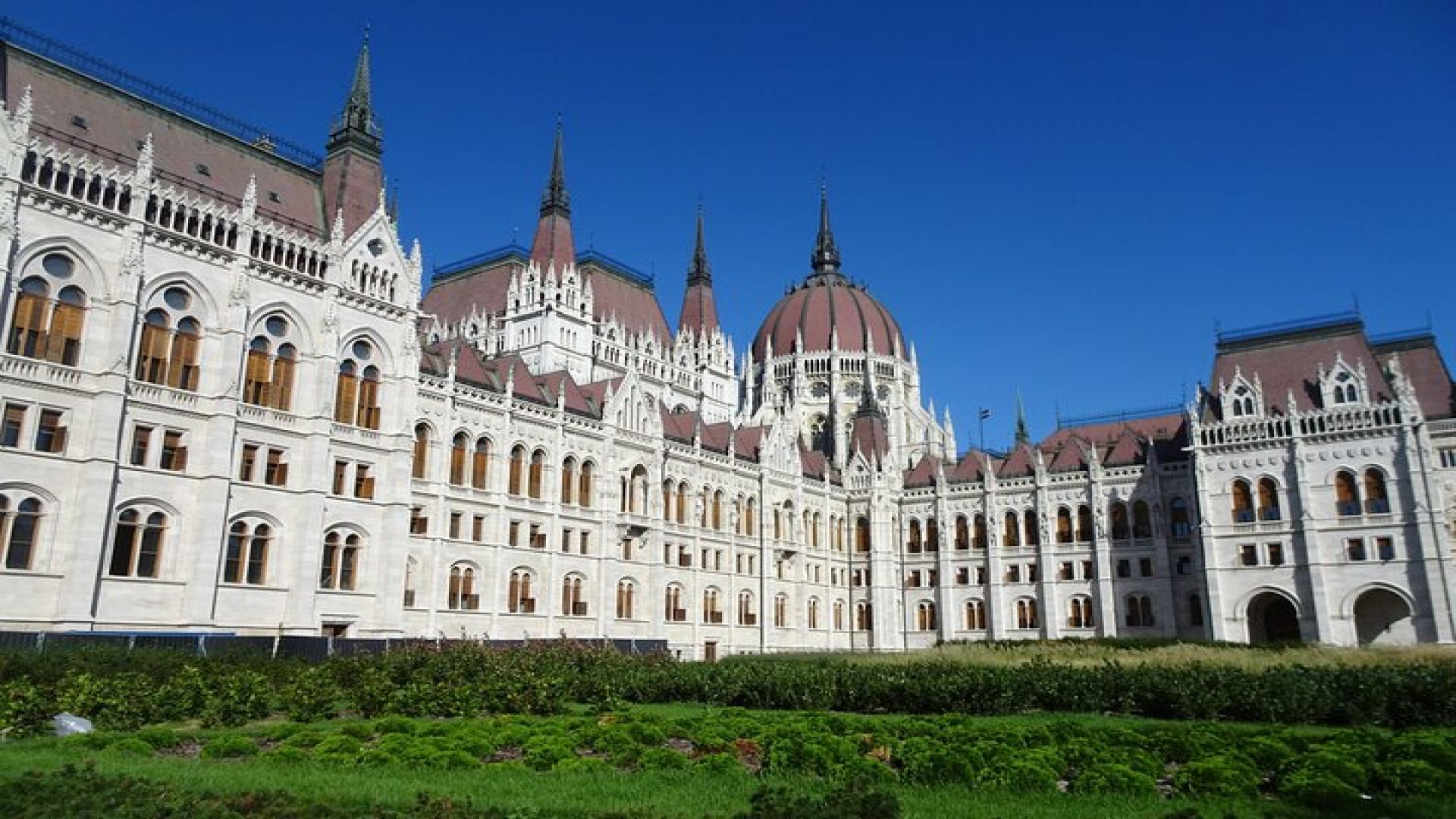 Budapest self-guided walking tour and scavenger hunt