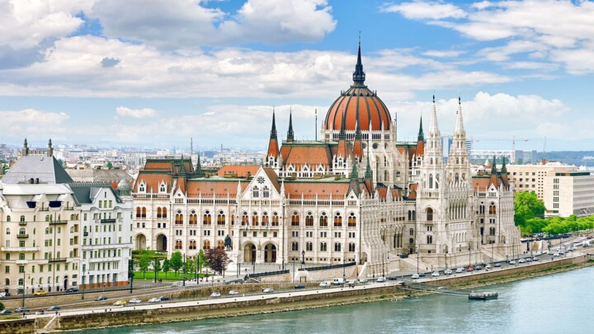 Private Tour of Budapest with a local with a Guided Szechenyi Bath Experience