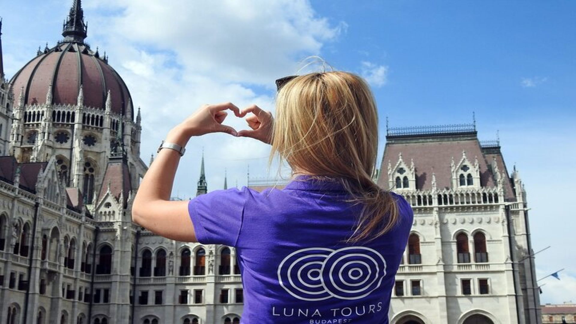 River Cruise ticket and Walking Tour in Budapest