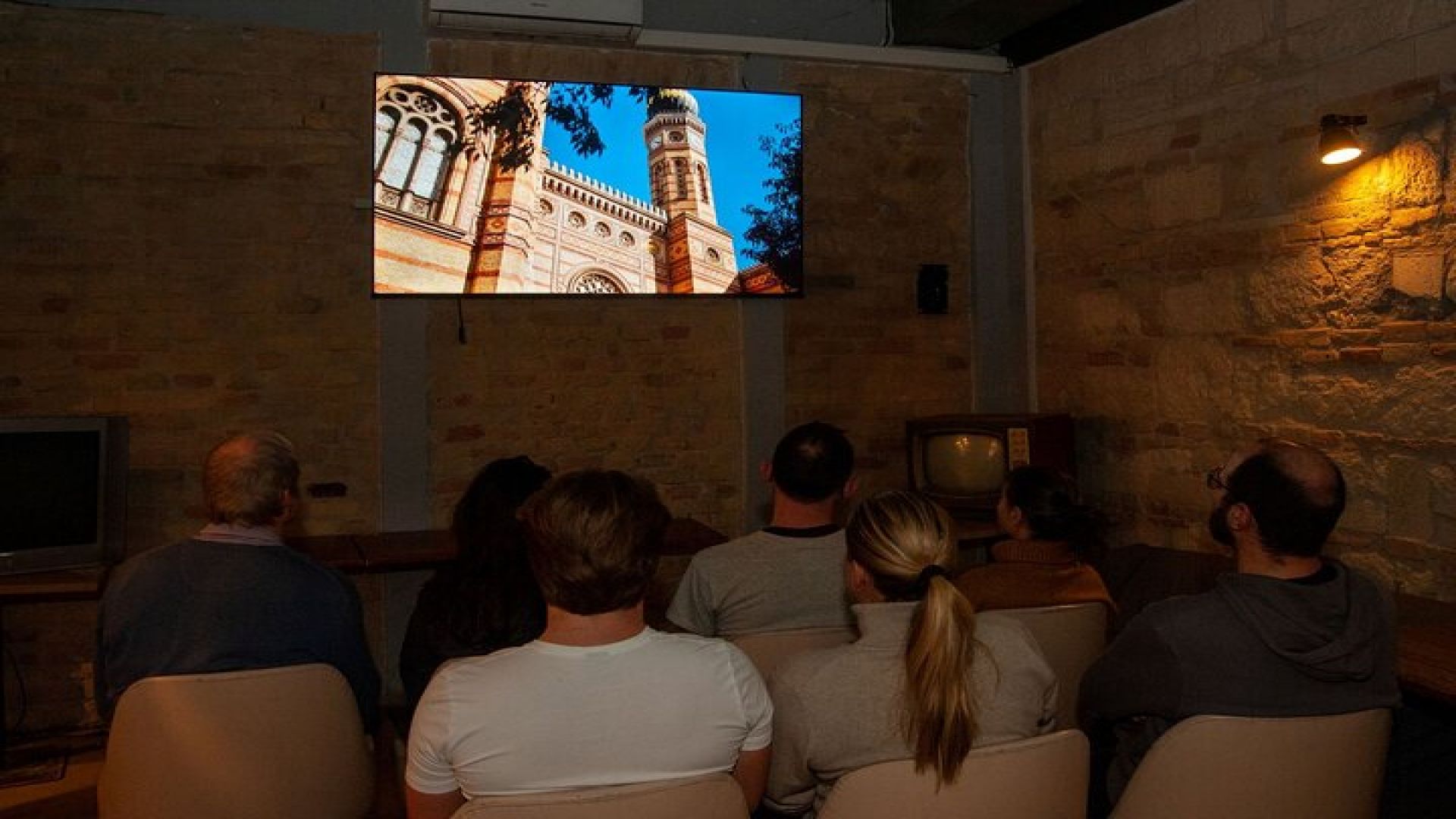 Budapest Jewish Ghetto Wall with History Guide