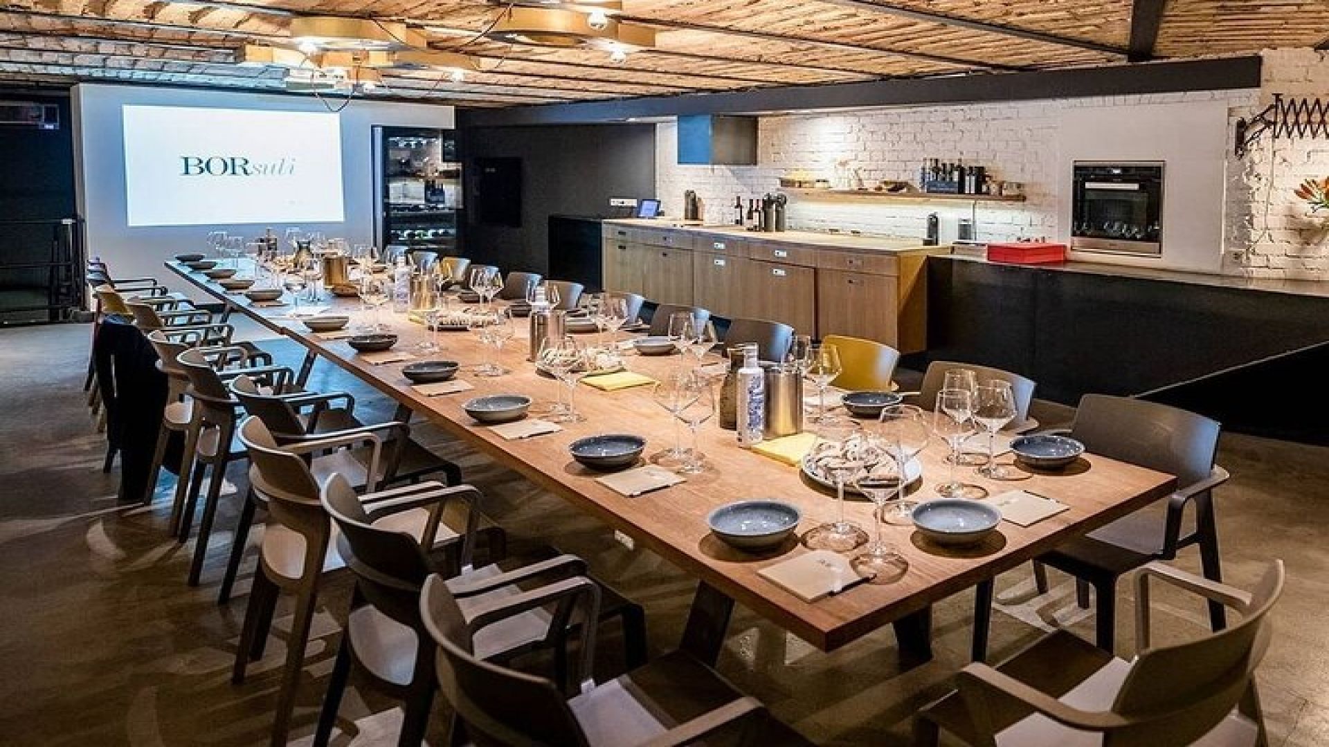 \'Hungarian Wine Tasting Experience\' in Budapest by Bortársaság