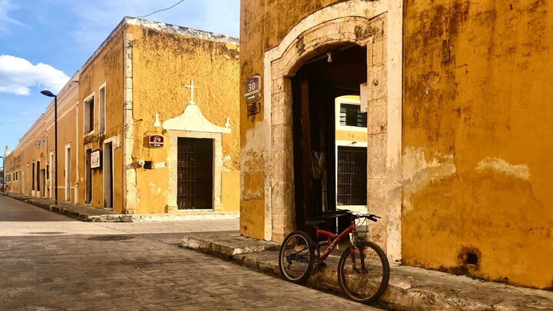 Merida : Chichen Itza, Izamal and Cenote with lunch and pick up