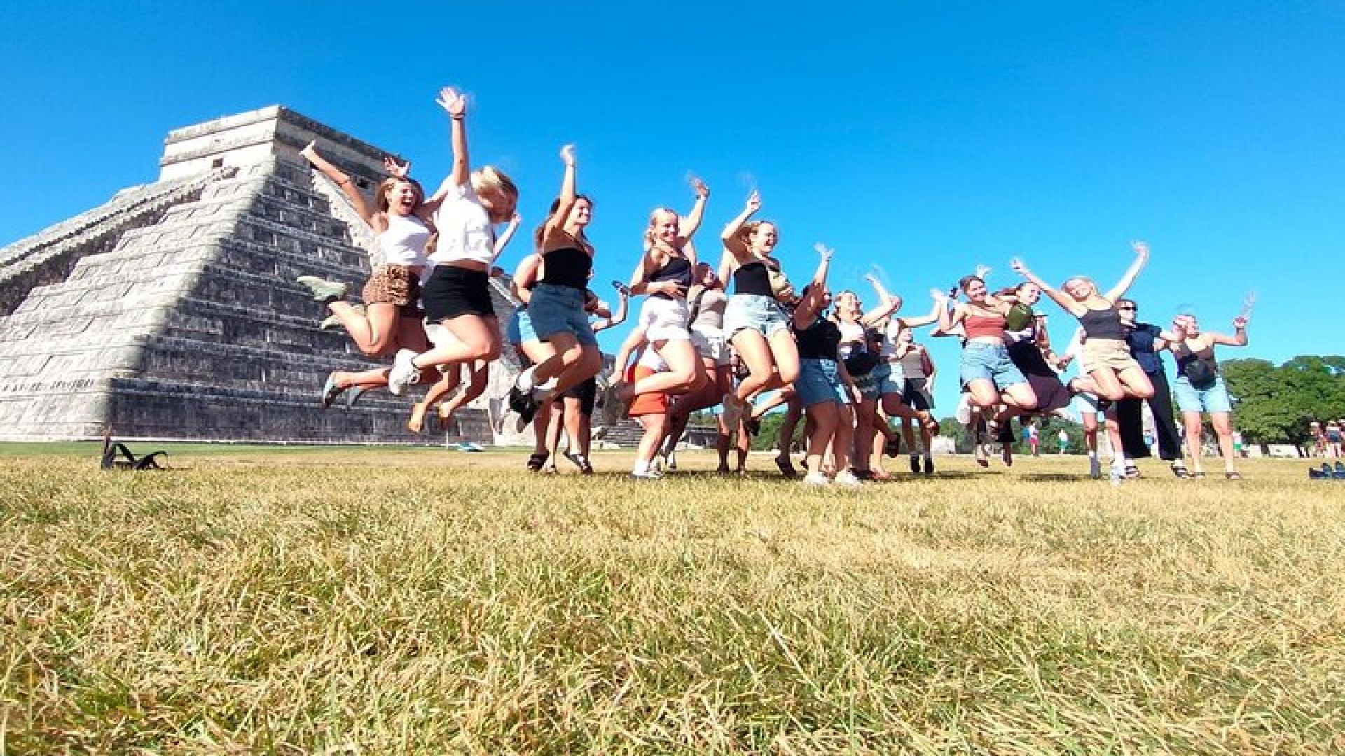 Chichen Itza, Private Cenote/Food Experience & the magic Izamal