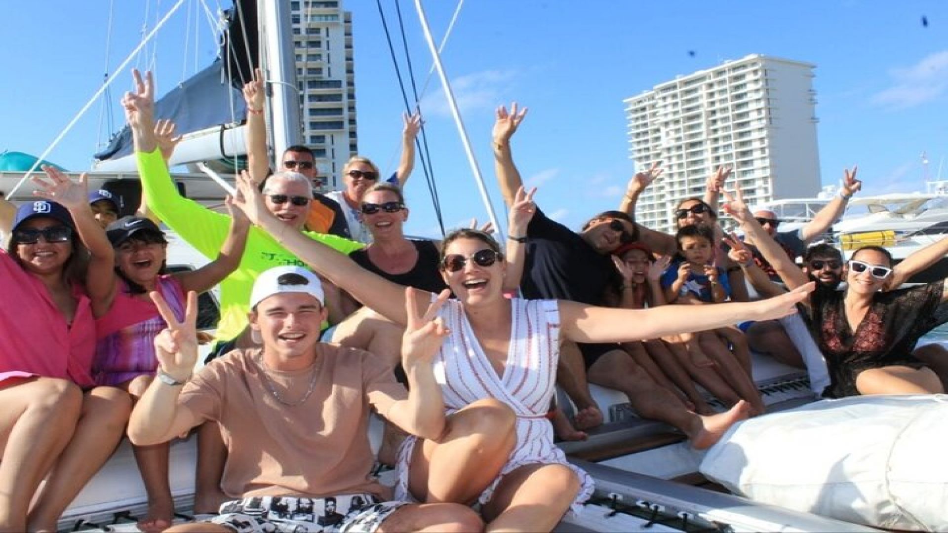 Isla Mujeres Catamaran Tour, Snorkeling, Fun, Open bar and Buffet