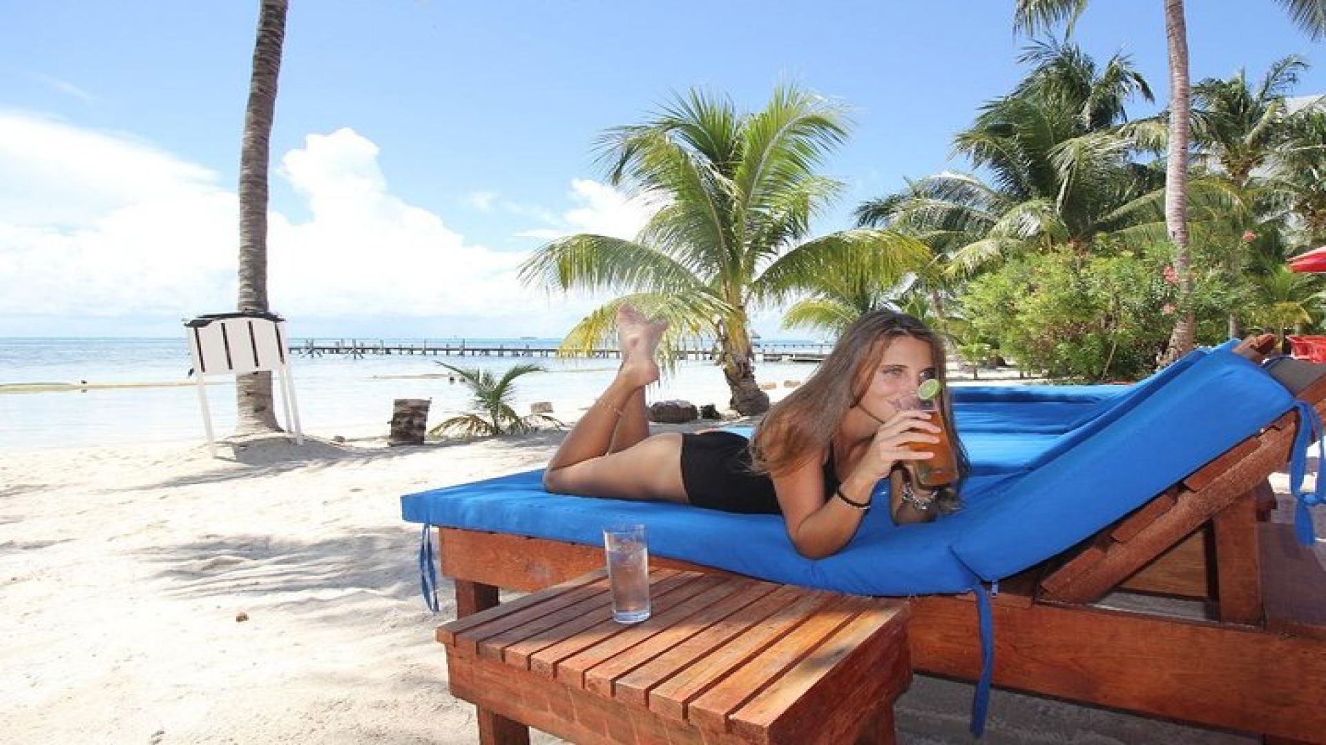 Amazing tour to the beauty Isla Mujeres with Snorkel and open bar